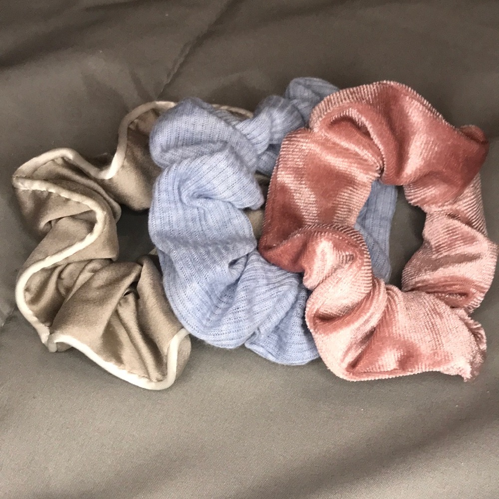 3 set scrunchies.